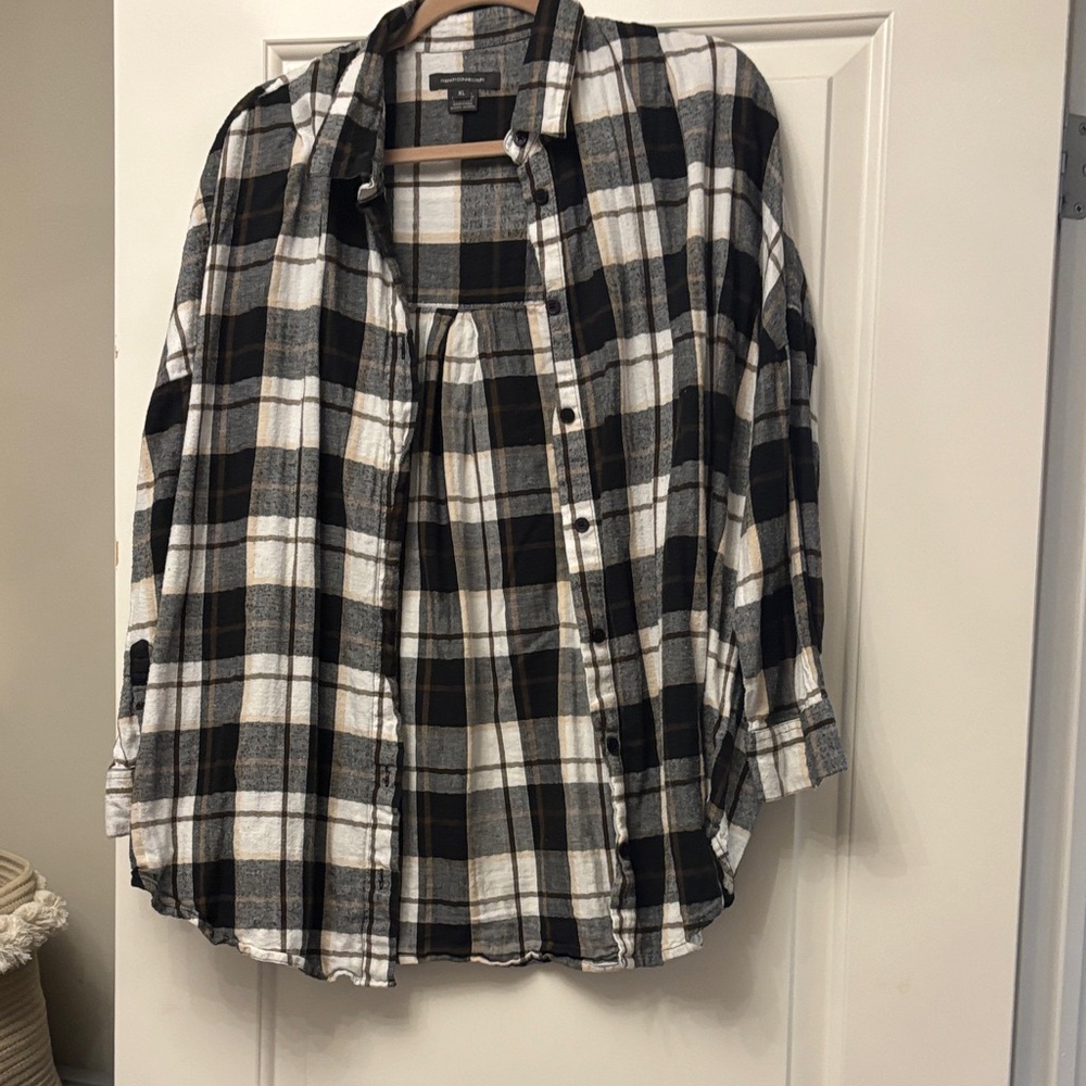 Women’s French Connection Black and White Plaid Button-Up Shirt